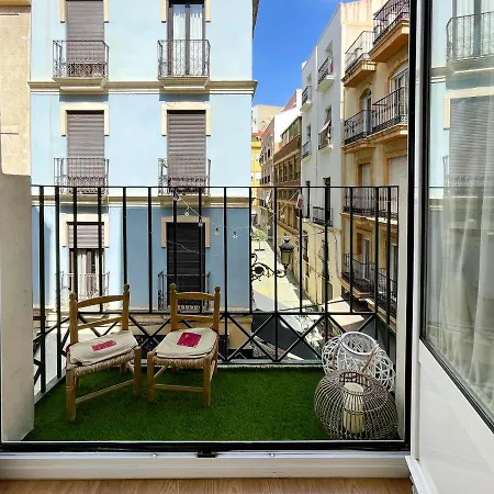 Con Mucho Encanto En Pleno Centro Alicante