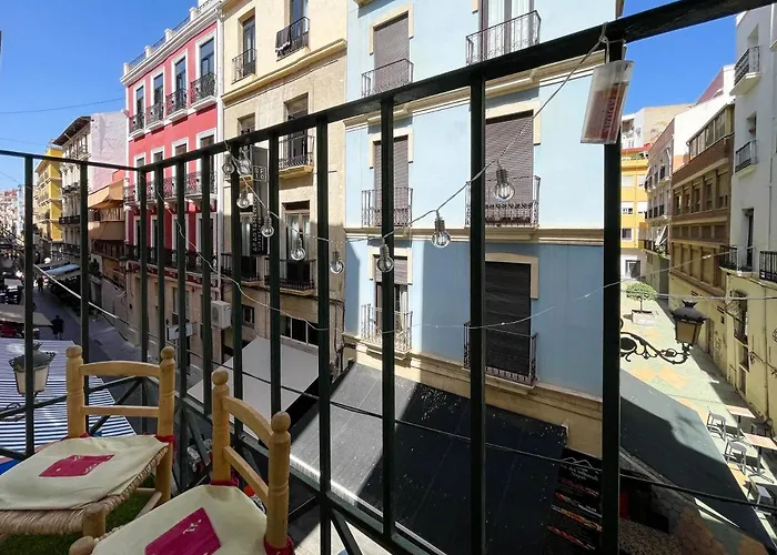 Con Mucho Encanto En Pleno Centro Аликанте