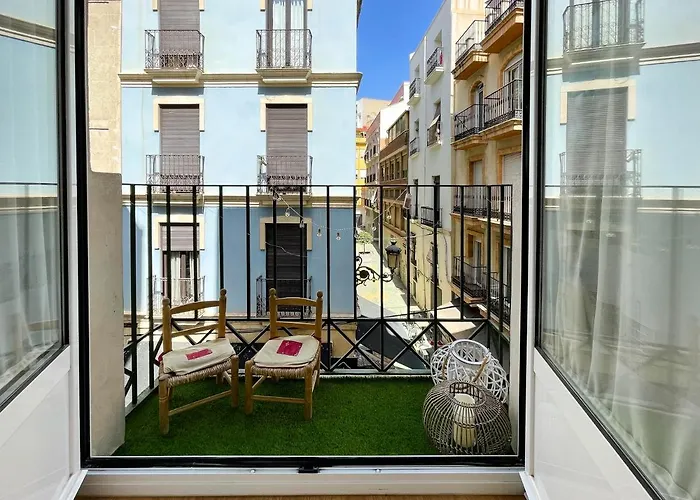 Con Mucho Encanto En Pleno Centro Аликанте